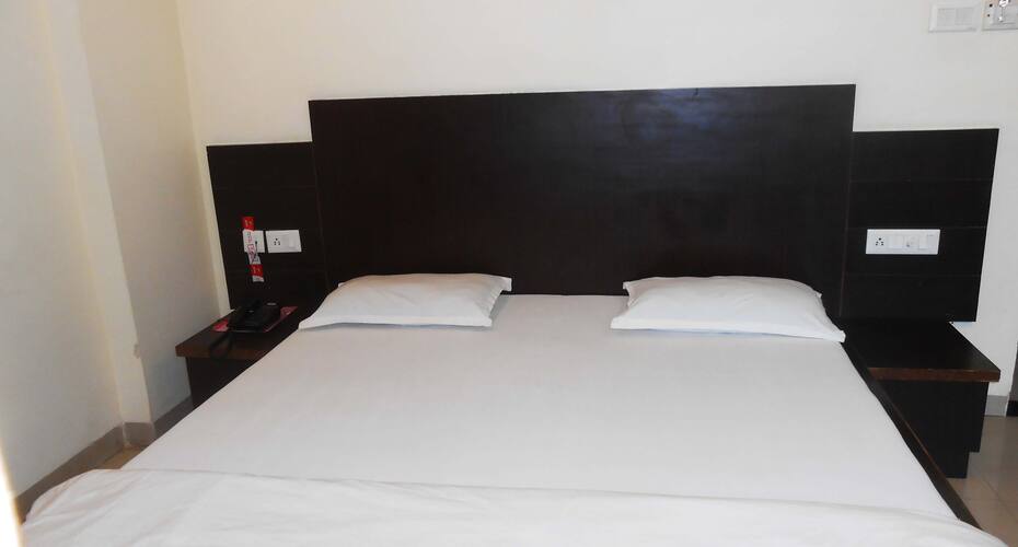 Hotel Sarang International, Banda 4